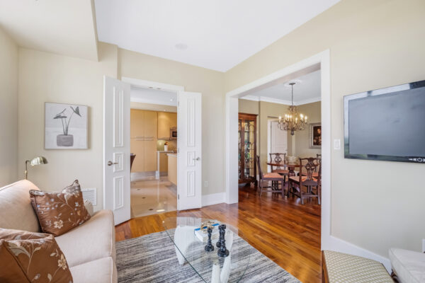 662-Sheppard-Avenue-East-#1704-Toronto-Web-Salisbury-17