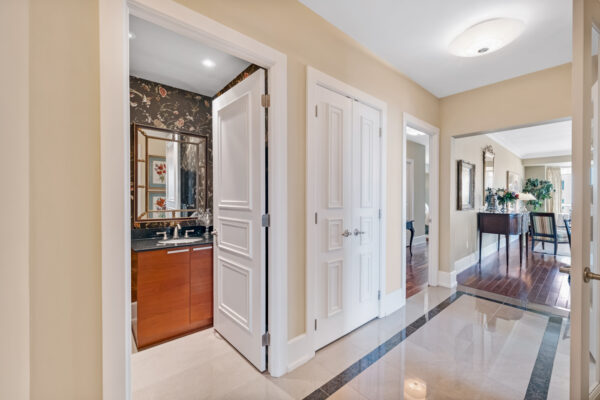 662-Sheppard-Avenue-East-#1704-Toronto-Web-Salisbury-25