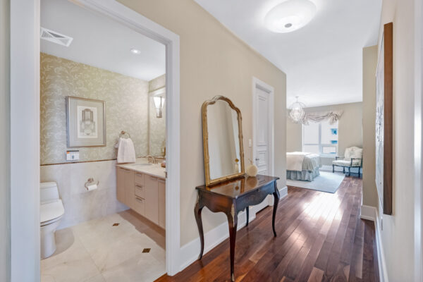 662-Sheppard-Avenue-East-#1704-Toronto-Web-Salisbury-26