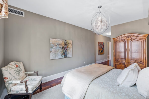662-Sheppard-Avenue-East-#1704-Toronto-Web-Salisbury-29
