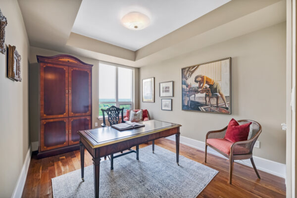 662-Sheppard-Avenue-East-#1704-Toronto-Web-Salisbury-33