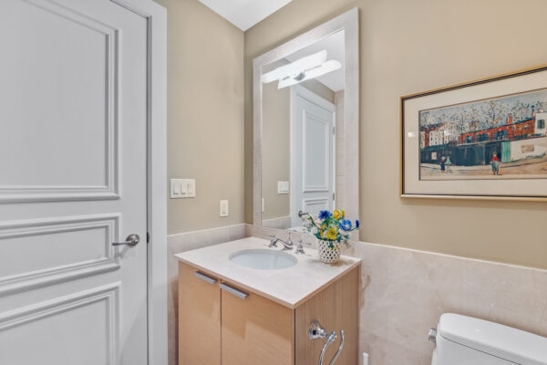662-Sheppard-Avenue-East-#1704-Toronto-Web-Salisbury-35