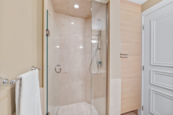 662-Sheppard-Avenue-East-#1704-Toronto-Web-Salisbury-36