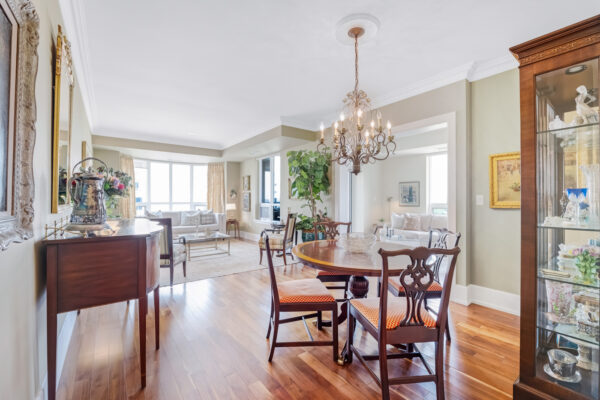 662-Sheppard-Avenue-East-#1704-Toronto-Web-Salisbury-9