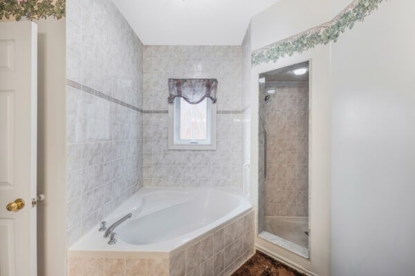 161-Deerglen-Terrace-Aurora-Web-Salisbury-34