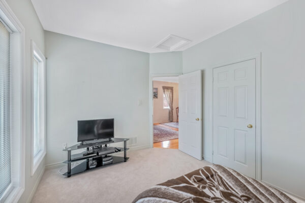 161-Deerglen-Terrace-Aurora-Web-Salisbury-39