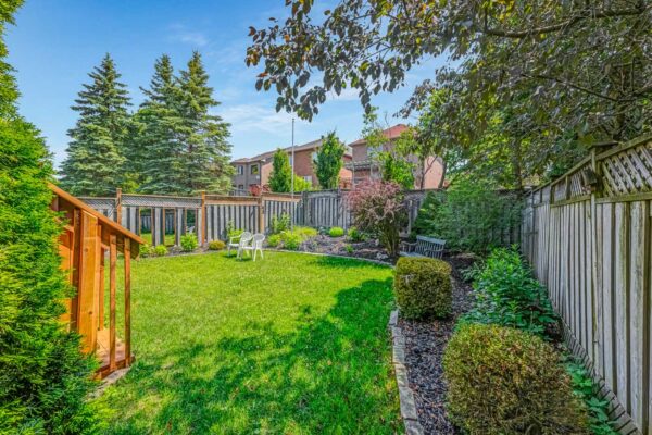 161-Deerglen-Terrace-Aurora-Web-Salisbury-41