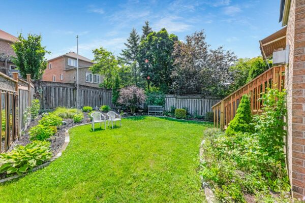 161-Deerglen-Terrace-Aurora-Web-Salisbury-44