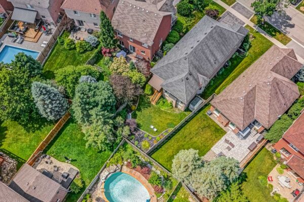 161-Deerglen-Terrace-Aurora-Web-Salisbury-46