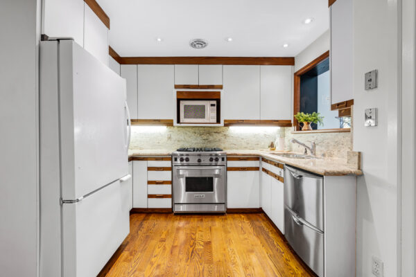 24-Ealing-Drive-Toronto-Web-Salisbury-29