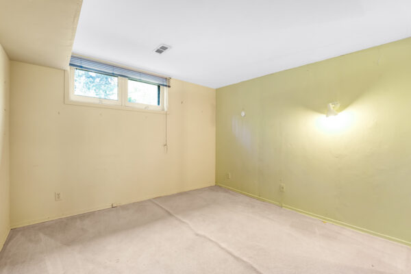 24-Ealing-Drive-Toronto-Web-Salisbury-59