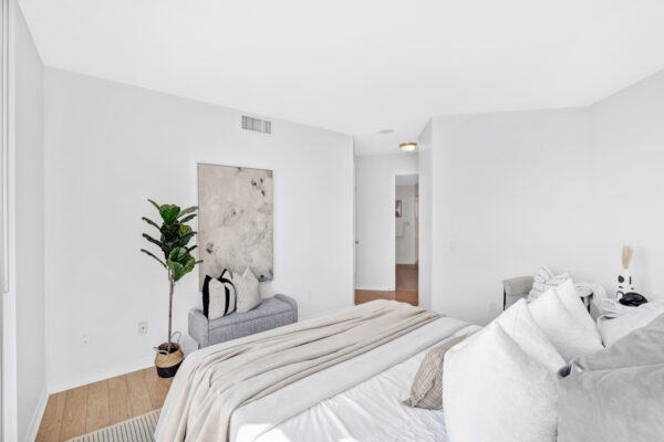 30-Harrison-Garden-Boulevard-#2703-Toronto-Web-Salisbury-19
