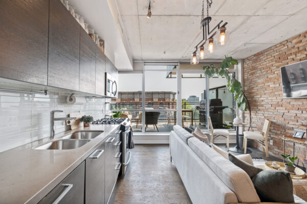 318-King-Street-East-#605-Toronto-Web-Salisbury-17