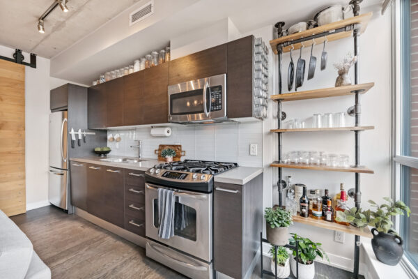 318-King-Street-East-#605-Toronto-Web-Salisbury-18