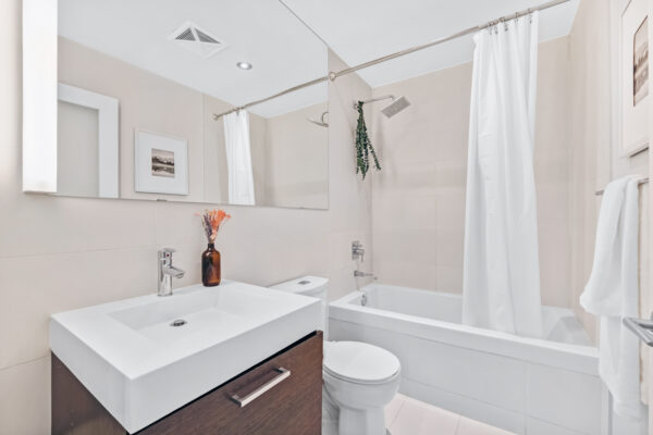 318-King-Street-East-#605-Toronto-Web-Salisbury-32