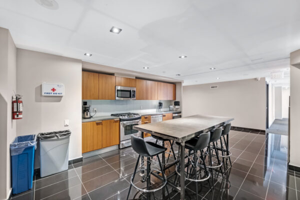 318-King-Street-East-#605-Toronto-Web-Salisbury-43