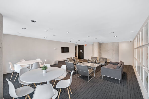 318-King-Street-East-#605-Toronto-Web-Salisbury-46