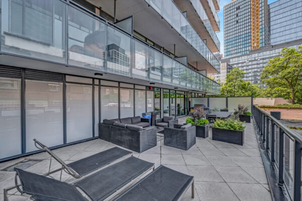 318-King-Street-East-#605-Toronto-Web-Salisbury-51