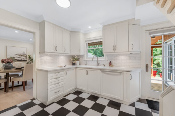 4-Harding-Boulevard-Toronto-Web-Salisbury-21