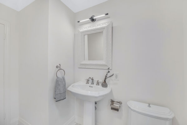 4-Harding-Boulevard-Toronto-Web-Salisbury-32