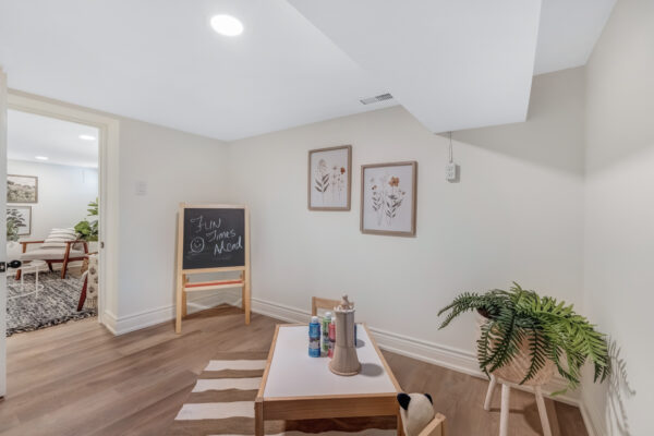 4-Harding-Boulevard-Toronto-Web-Salisbury-63