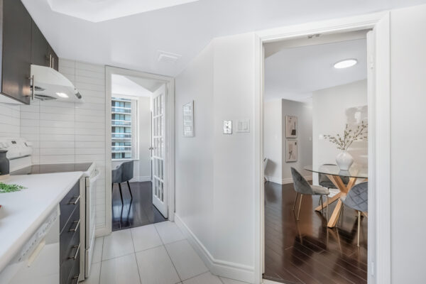 44-Gerrard-Street-West-#1206-Toronto-Web-Salisbury-19