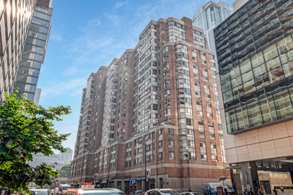 44-Gerrard-Street-West-#1206-Toronto-Web-Salisbury-2