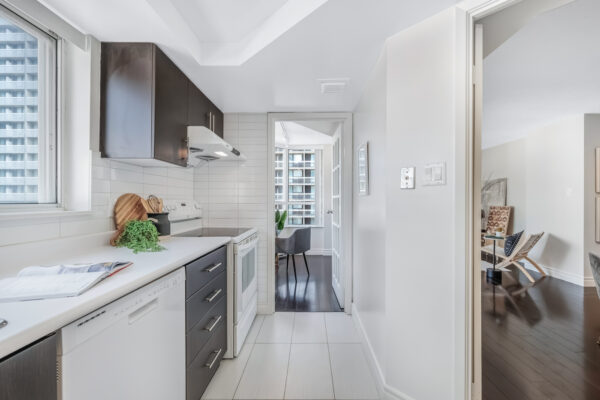 44-Gerrard-Street-West-#1206-Toronto-Web-Salisbury-20