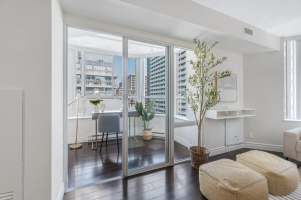 44-Gerrard-Street-West-#1206-Toronto-Web-Salisbury-21