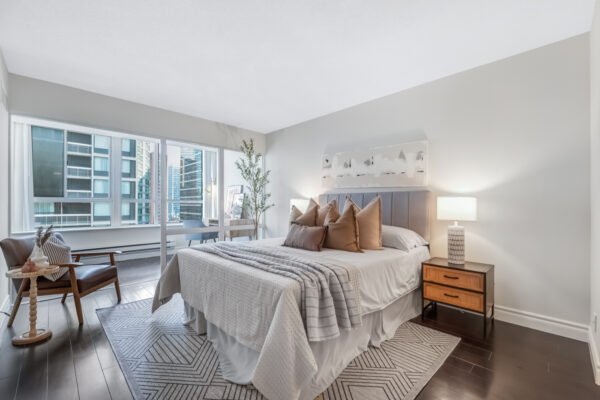 44-Gerrard-Street-West-#1206-Toronto-Web-Salisbury-25