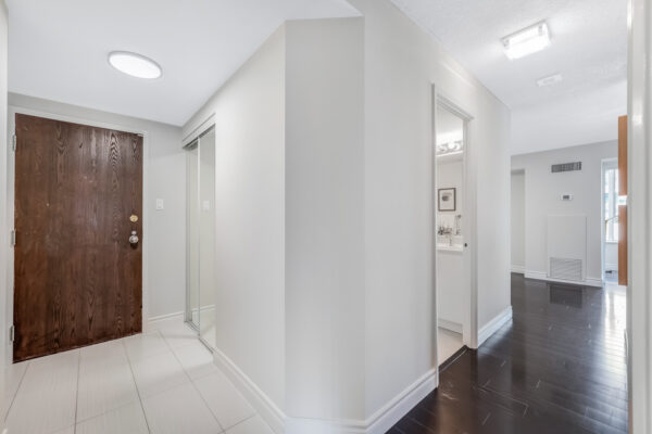 44-Gerrard-Street-West-#1206-Toronto-Web-Salisbury-7