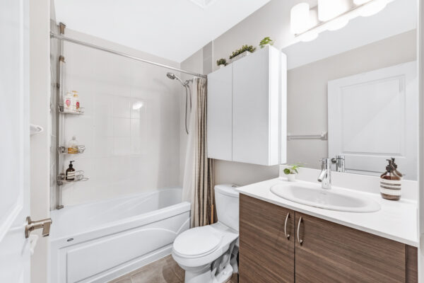 5162-Yonge-Street-#109-Toronto-Web-Salisbury-27