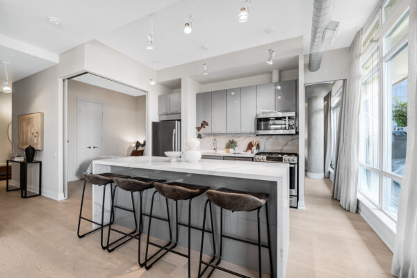 66-Portland-Street-#708-Toronto-Web-Salisbury-12