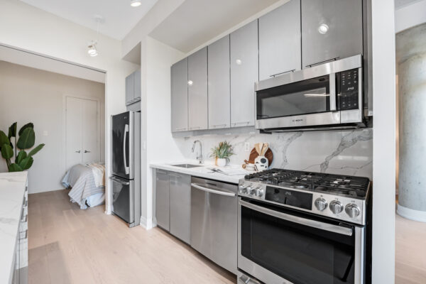 66-Portland-Street-#708-Toronto-Web-Salisbury-14