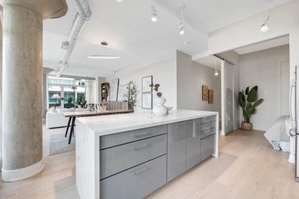 66-Portland-Street-#708-Toronto-Web-Salisbury-16