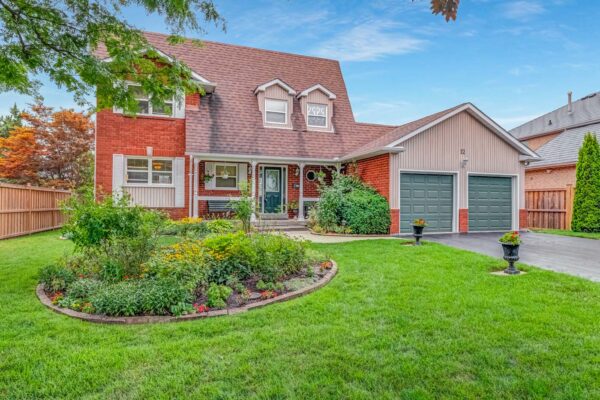 12-Flint-Crescent-Stouffville-Web-Salisbury-10