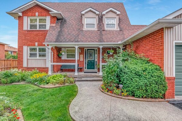12-Flint-Crescent-Stouffville-Web-Salisbury-11