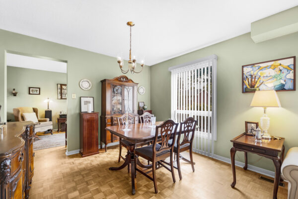 12-Flint-Crescent-Stouffville-Web-Salisbury-20