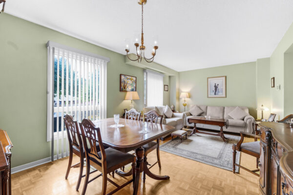 12-Flint-Crescent-Stouffville-Web-Salisbury-21