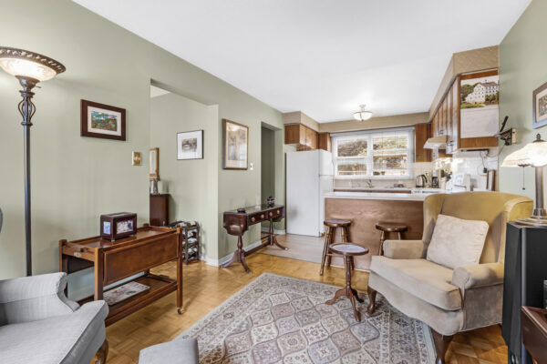 12-Flint-Crescent-Stouffville-Web-Salisbury-24