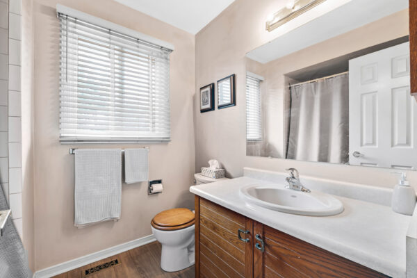 12-Flint-Crescent-Stouffville-Web-Salisbury-38