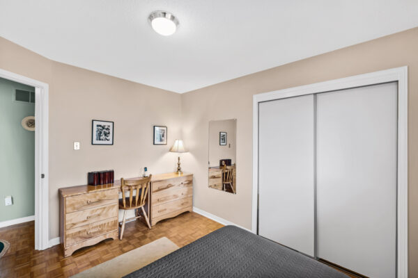 12-Flint-Crescent-Stouffville-Web-Salisbury-42