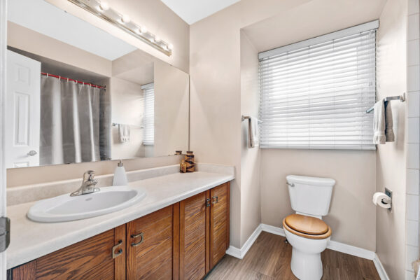 12-Flint-Crescent-Stouffville-Web-Salisbury-43