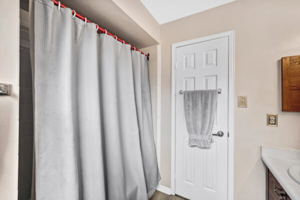 12-Flint-Crescent-Stouffville-Web-Salisbury-44