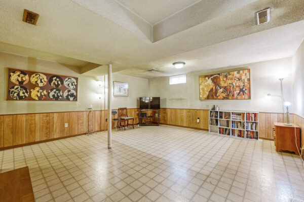 12-Flint-Crescent-Stouffville-Web-Salisbury-49