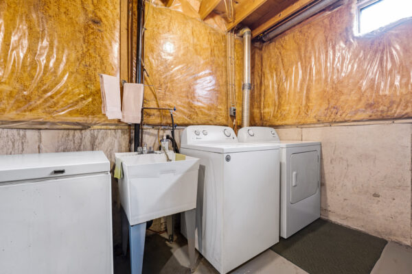 12-Flint-Crescent-Stouffville-Web-Salisbury-51