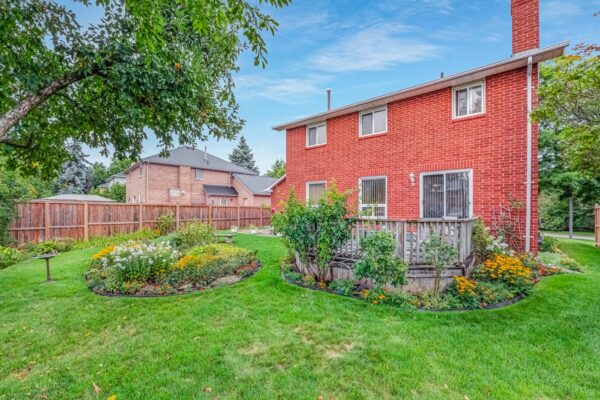 12-Flint-Crescent-Stouffville-Web-Salisbury-59