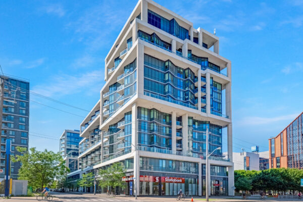 15-Merchants'-Wharf-#942-Toronto-Web-Salisbury-1