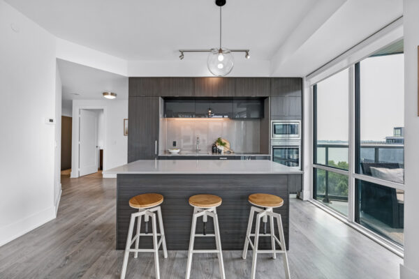 15-Merchants'-Wharf-#942-Toronto-Web-Salisbury-11