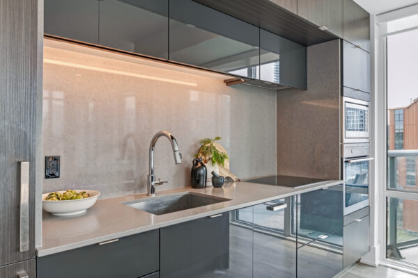 15-Merchants'-Wharf-#942-Toronto-Web-Salisbury-13